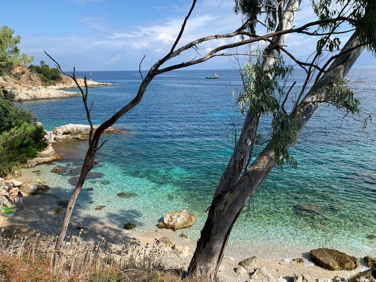 Villa Perris Studios Kassiopi Exterior foto